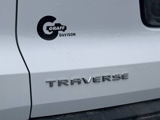 2025 Chevrolet Traverse LT