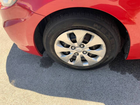 2016 Hyundai Accent SE