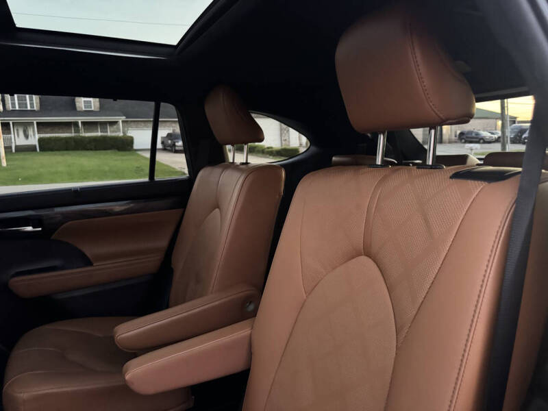 2021 Toyota Highlander Platinum