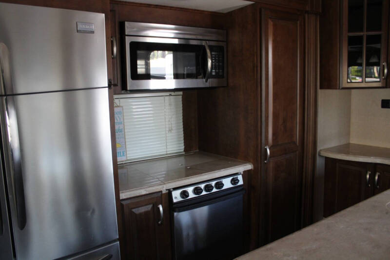 2016 Forest River Cardinal 325RL