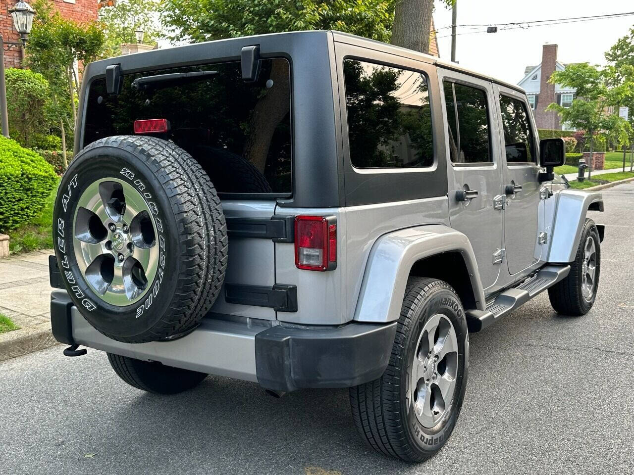 2018 Jeep Wrangler JK Unlimited  - $27,900