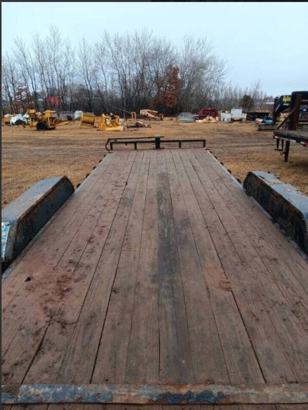 2015 PJ Trailer 82" x 22'