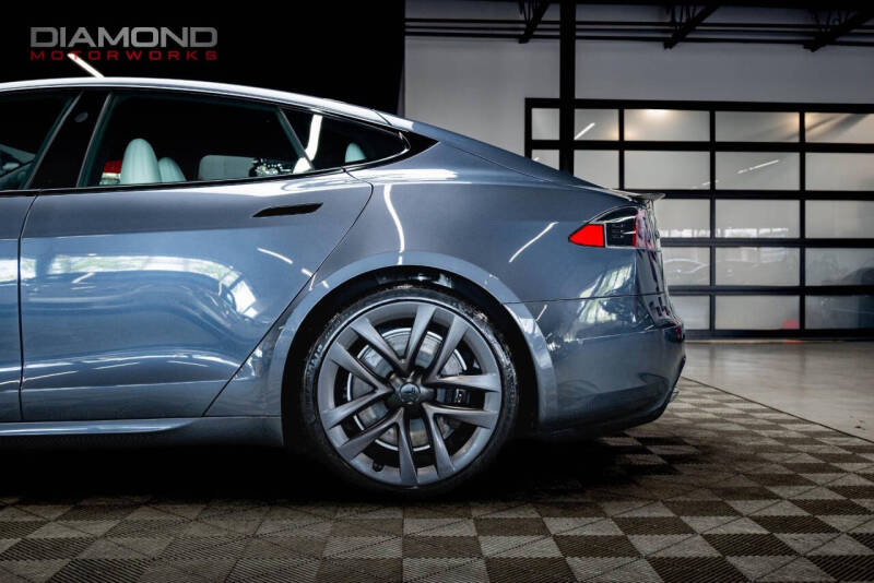 2022 Tesla Model S Plaid