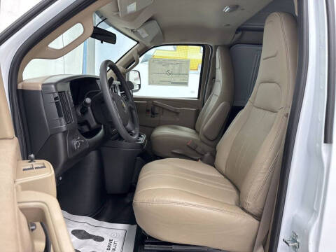 2025 Chevrolet Express 2500