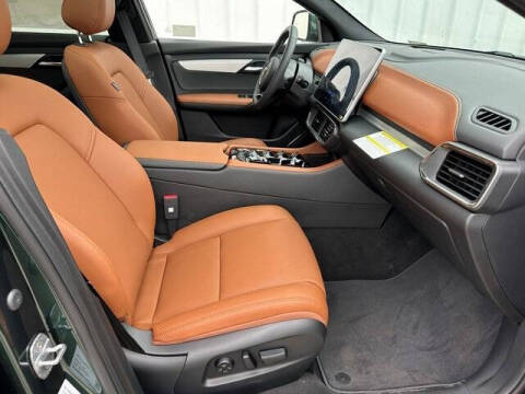 2025 VinFast VF8 Plus