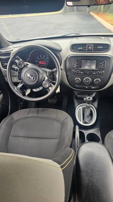 2016 Kia Soul +