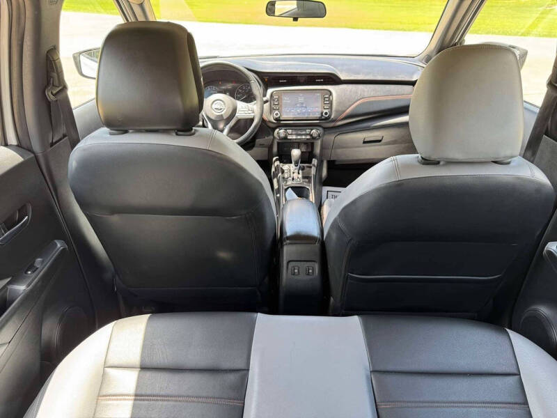 2023 Nissan Kicks SR
