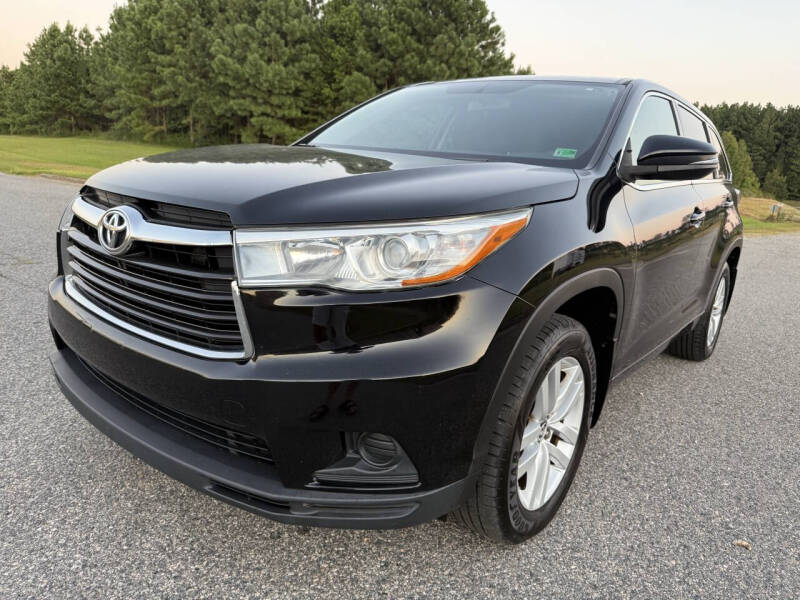 2016 Toyota Highlander LE's photo