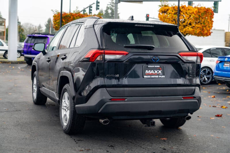 2020 Toyota RAV4 Hybrid XLE