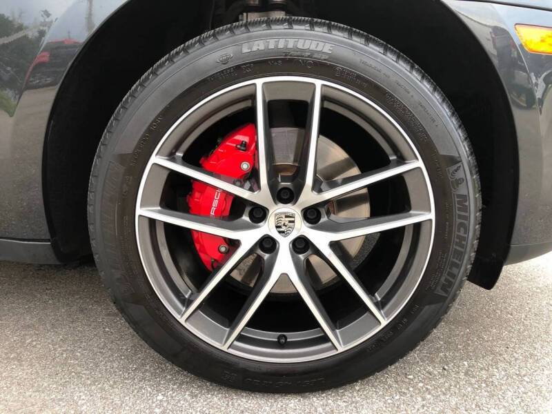 2022 Porsche Macan S