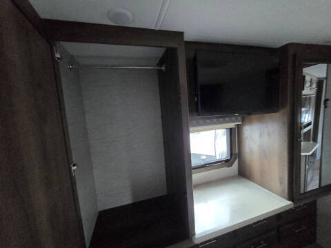 2021 Freightliner S2RV Chassis