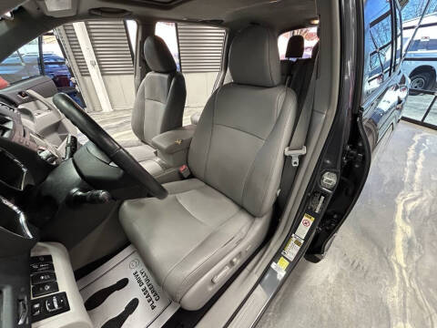 2011 Toyota Highlander SE