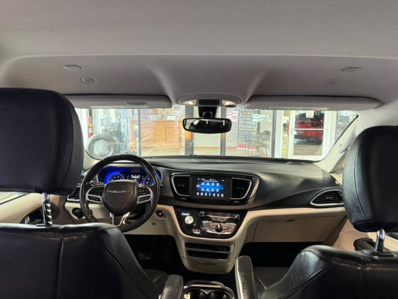 2020 Chrysler Pacifica Touring L