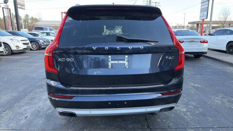 2016 Volvo XC90 T6 Momentum