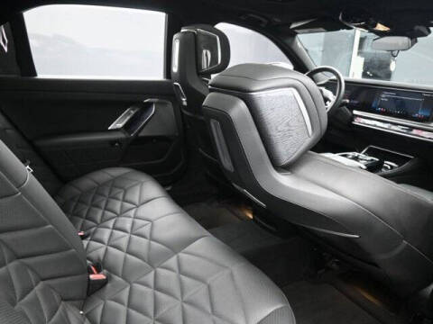 2023 BMW 7 Series 740i