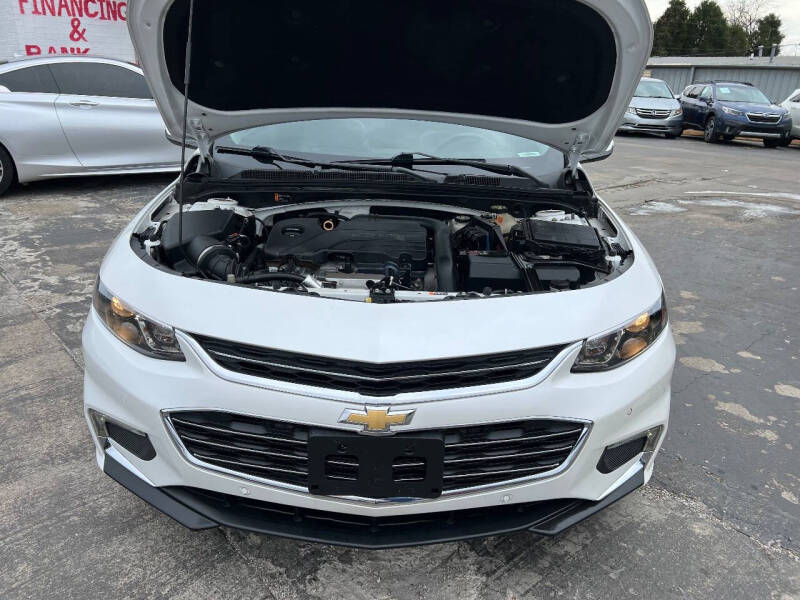 2017 Chevrolet Malibu 1LT photo 12