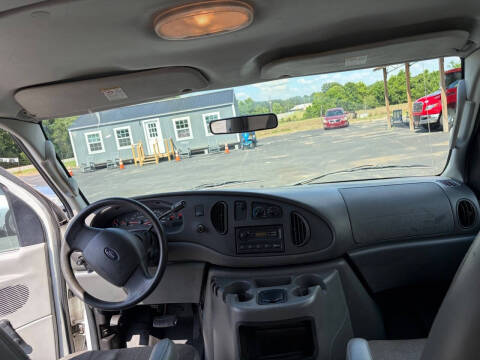 2004 Ford E-Series