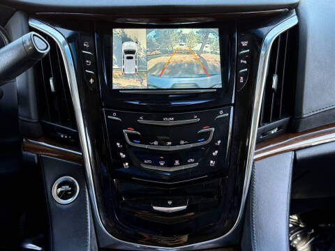 2016 Cadillac Escalade Standard