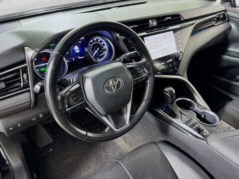 2020 Toyota Camry Hybrid XLE
