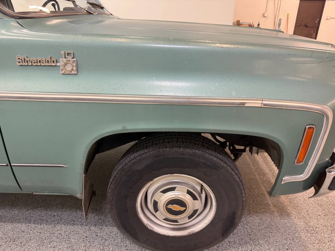 1977 Chevrolet Suburban 13