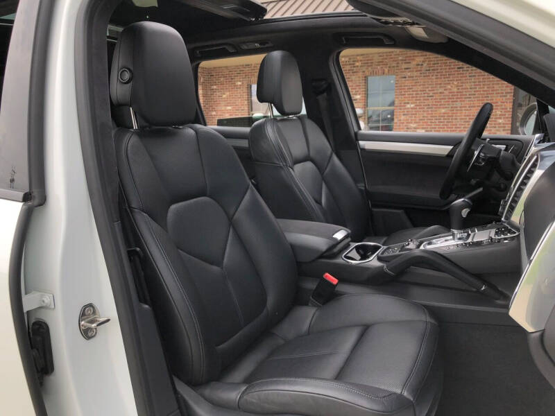 2013 Porsche Cayenne GTS