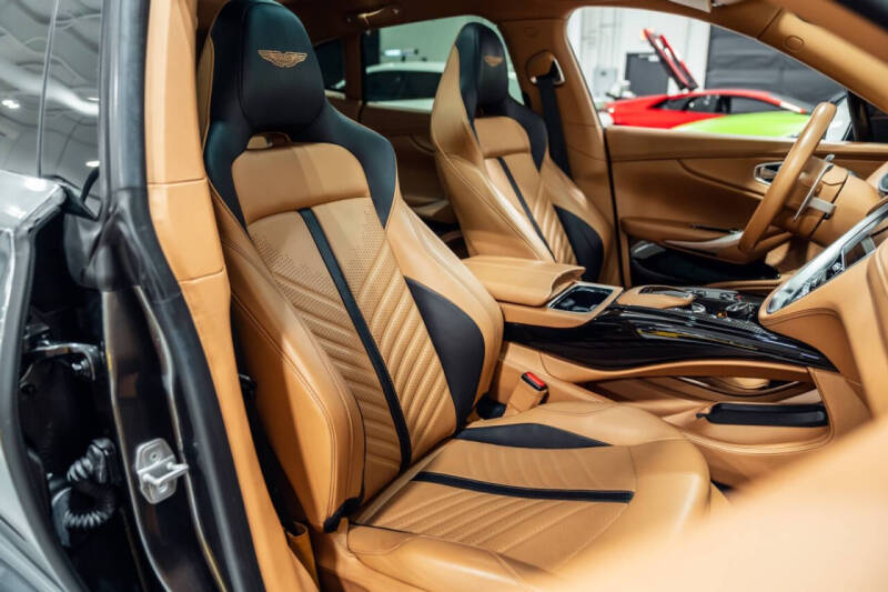 2023 Aston Martin DBX 707