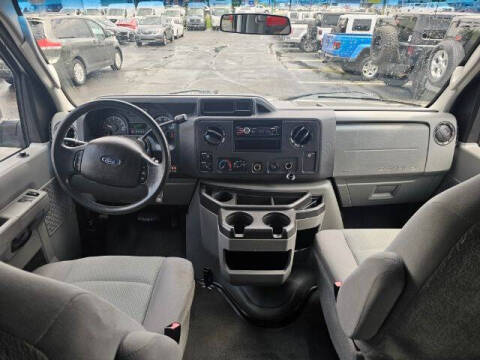 2011 Ford E-Series E-350 SD XLT