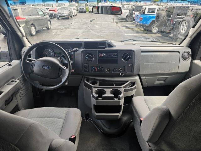 2011 Ford E-Series E-350 SD XLT