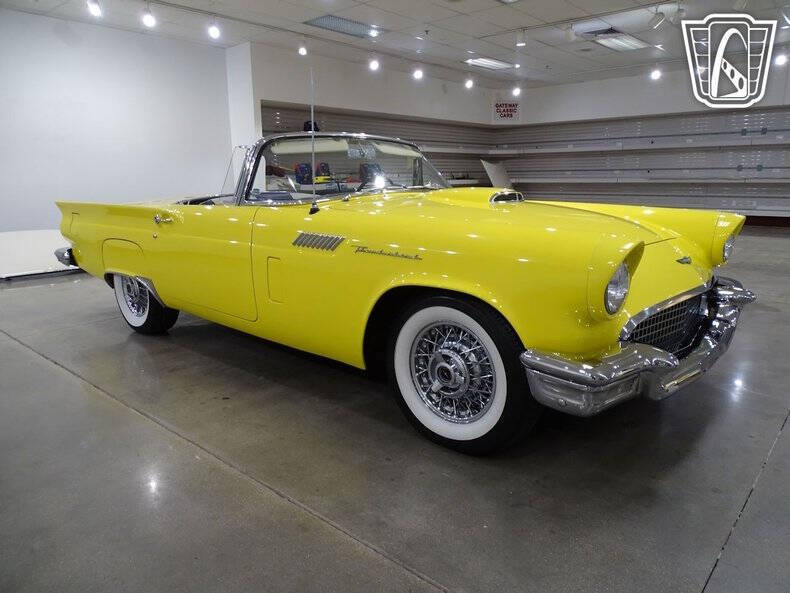 1957 Ford Thunderbird