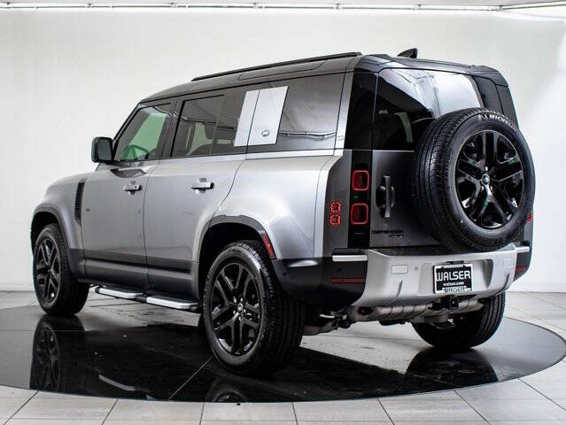 2020 Land Rover Defender 110 SE