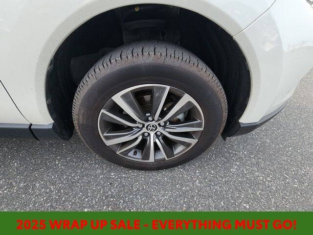 2022 Toyota Venza LE