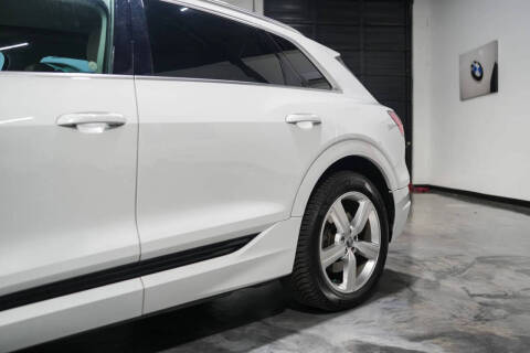 2019 Audi e-tron quattro Premium Plus