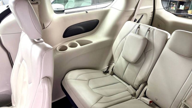 2021 Chrysler Pacifica Touring L