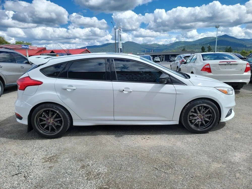 White 2015 Ford Focus ST ST 4dr Hatchback 2