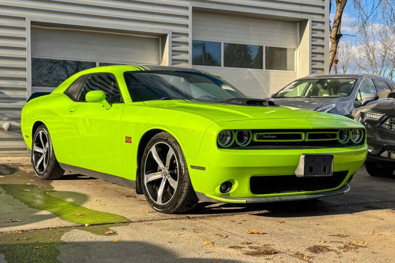 2015 Dodge Challenger R/T's photo