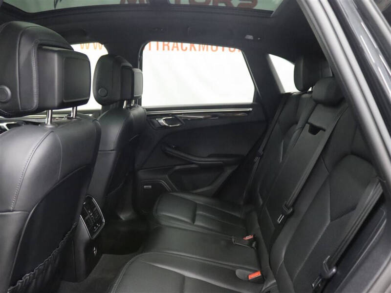 2022 Porsche Macan