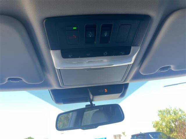 2025 Mitsubishi Outlander PHEV SE