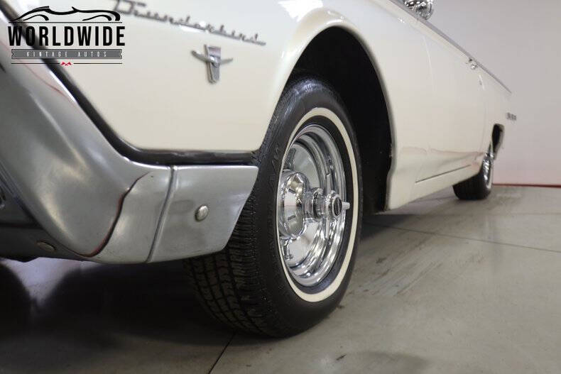 1962 Ford Thunderbird