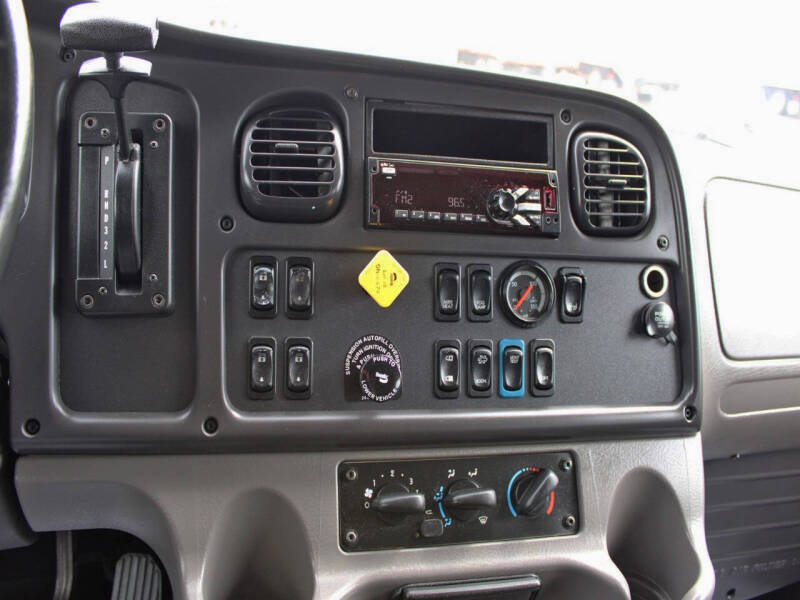 2018 Freightliner M2 106