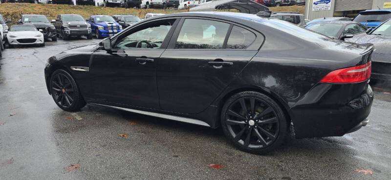 2017 Jaguar XE 35t R-Sport