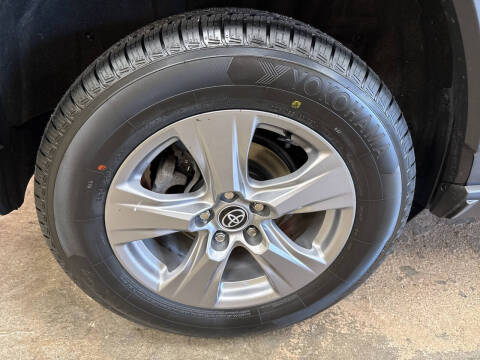 2022 Toyota RAV4 Hybrid XLE