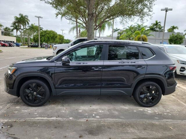 2025 Volkswagen Taos SE