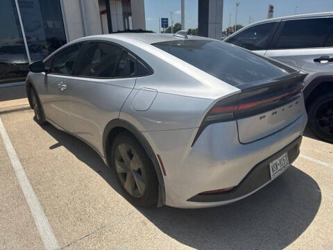 2025 Toyota Prius LE