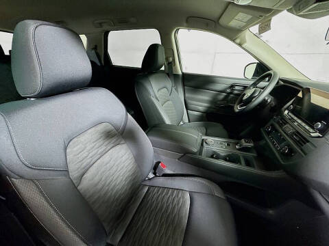 2025 Nissan Pathfinder S