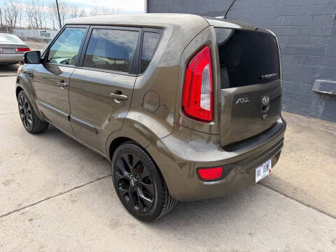 2013 Kia Soul +