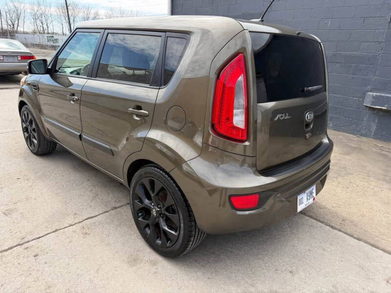 2013 Kia Soul +