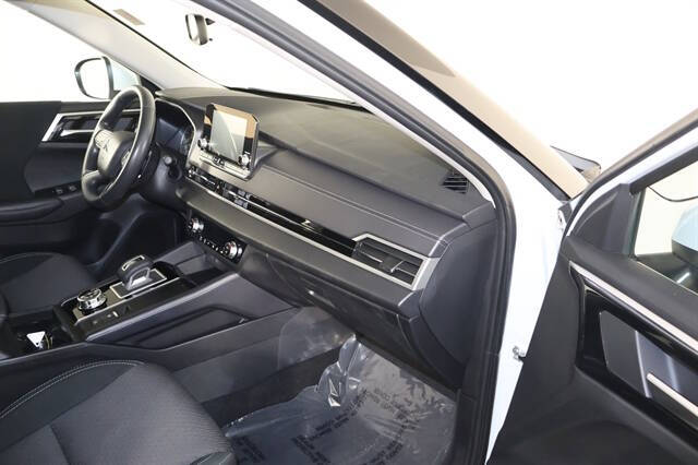 2024 Mitsubishi Outlander ES