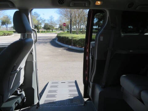 2017 Toyota Sienna XLE Premium 8-Passenger