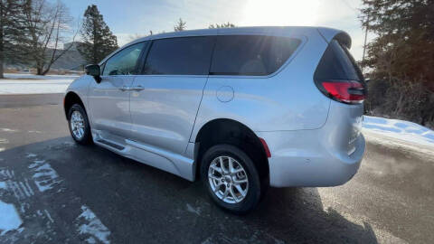 2024 Chrysler Pacifica Touring L
