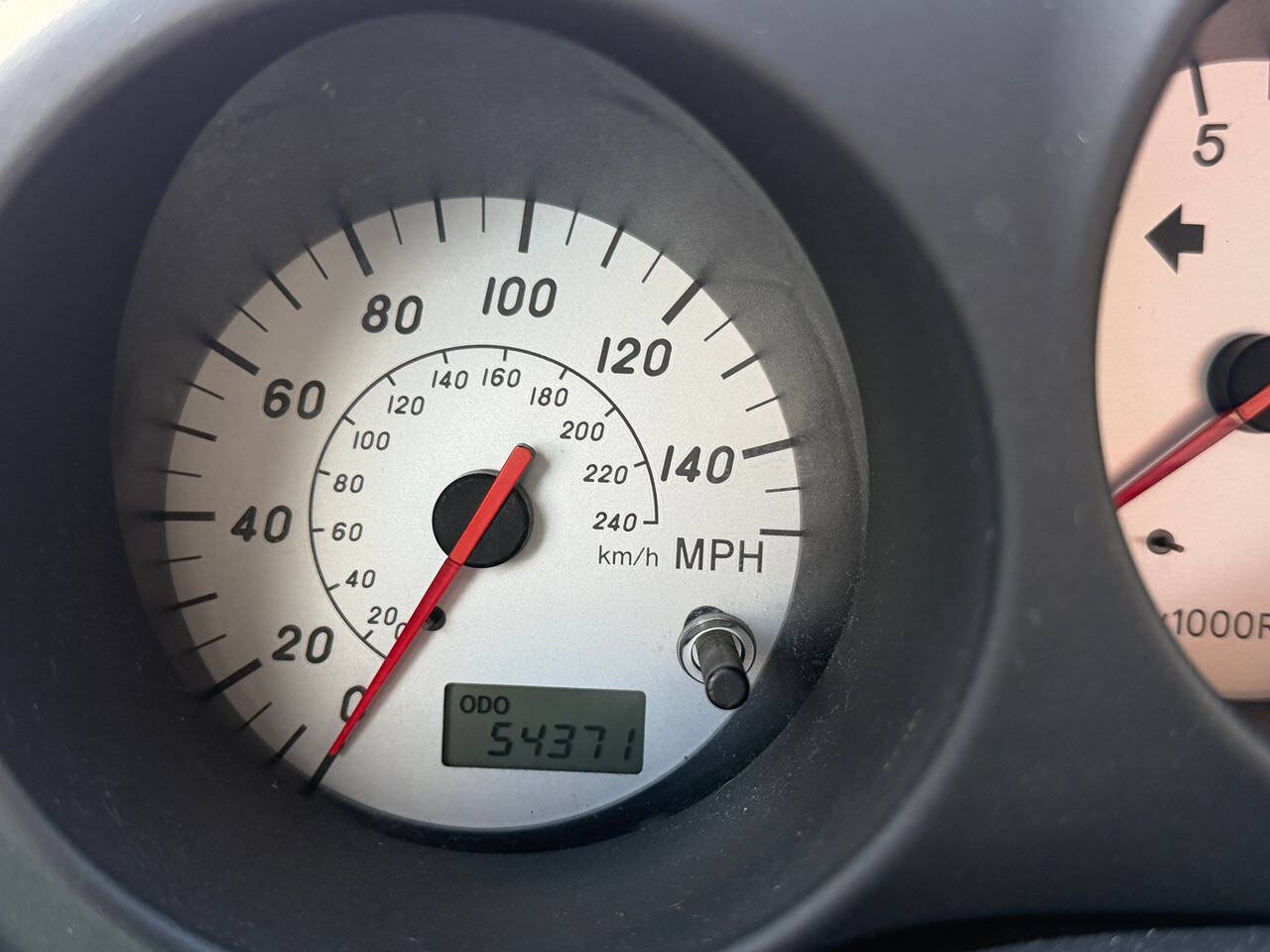 2002 Toyota MR2 Spyder 7